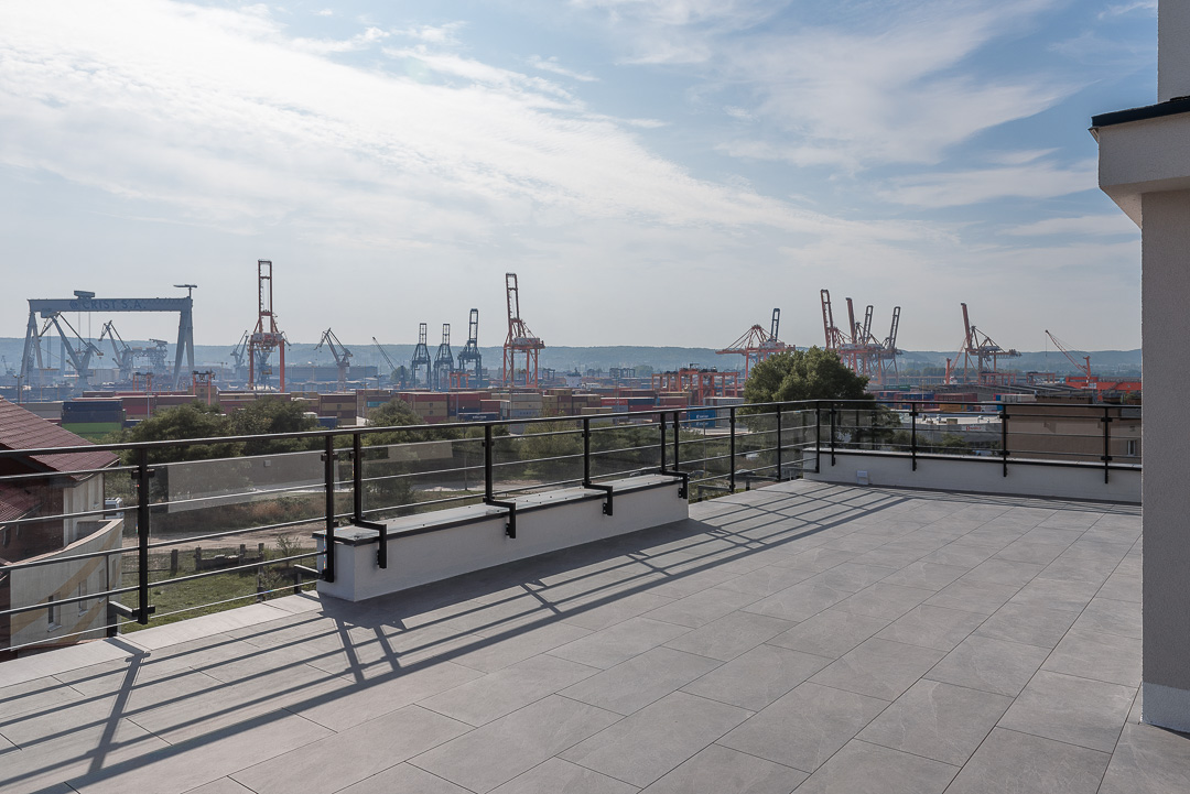 rezydencja-kino-marynarz-gdynia-deweloper-5 Taras z widokiem na port Gdynia